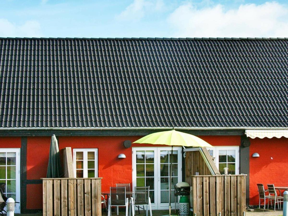 Apartment 4 Person In Aakirkeby